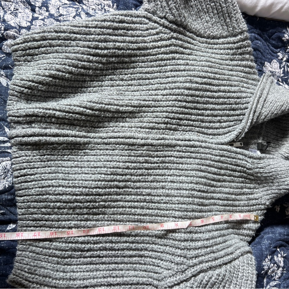 H&M Zip Front Collared Sweater Jacket - Picture 7 of 7